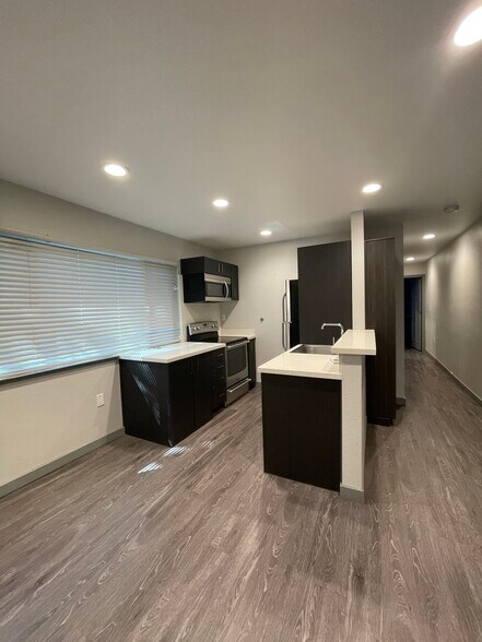 More Photos Of 1317 F St, Sacramento Apartments For Sale