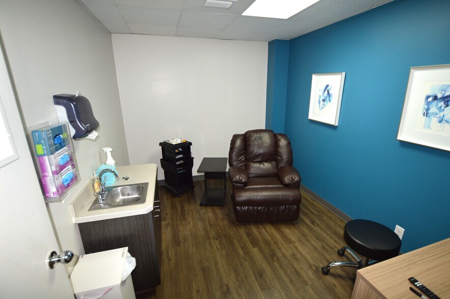 More Photos Of 2241 Peggy Ln, Garland Medical For Sale