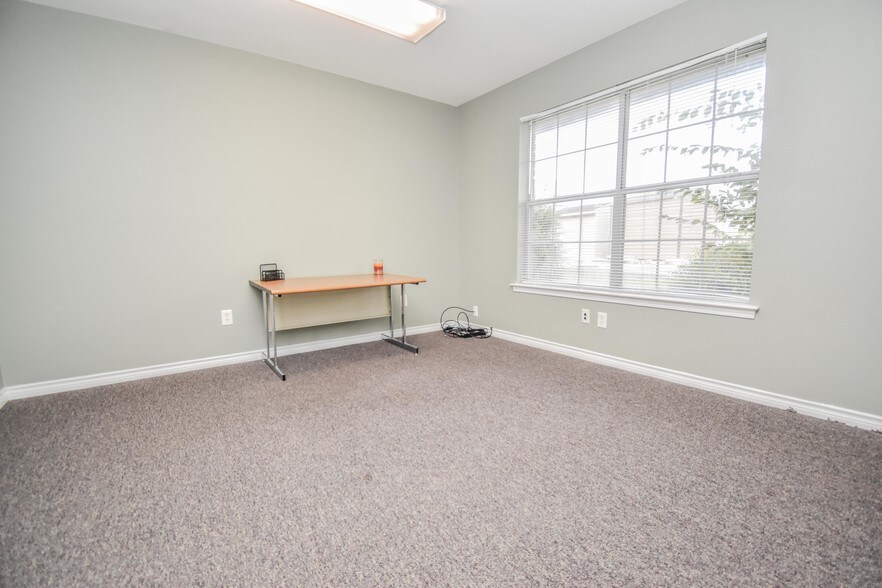 More Photos Of 511 N Northeast Loop 323, Tyler Office Residential For Lease