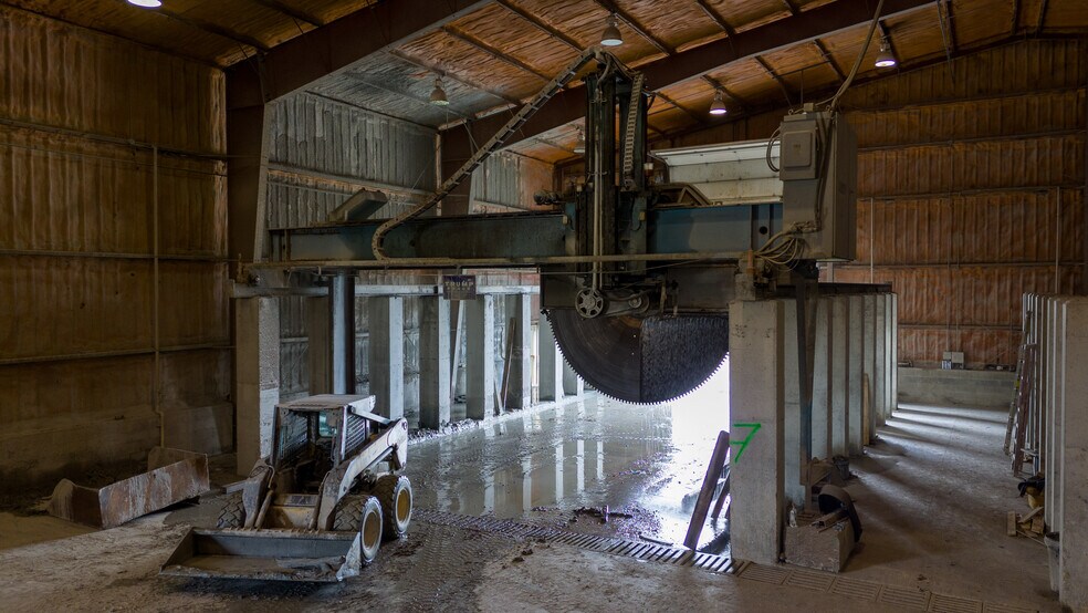 More Photos Of 441 Peck Hill Rd, New Milford Warehouse For Sale