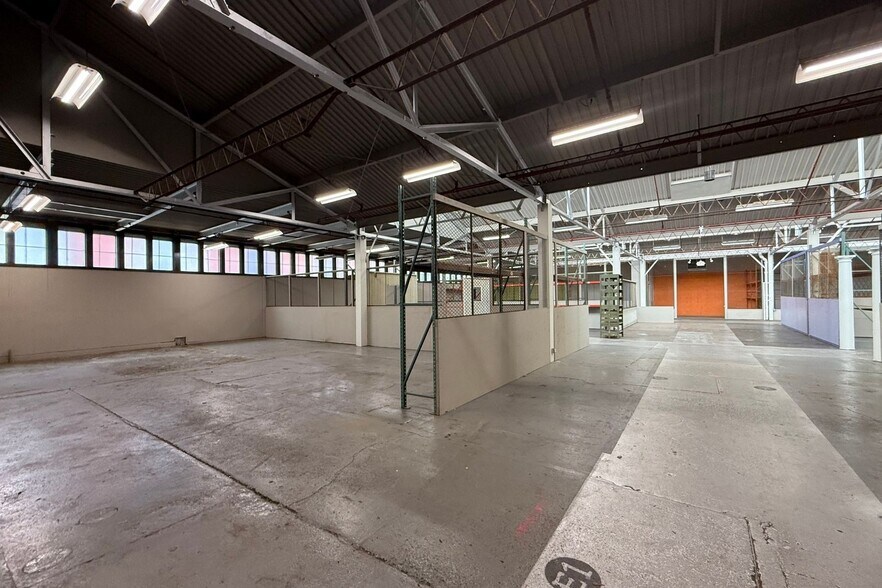 More Photos Of 1155 Railroad Ave, Bridgeport Showroom For Sale