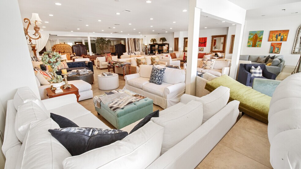 More Photos Of 2846 E Coast Hwy, Corona Del Mar Storefront Retail Office For Sale