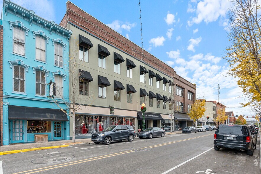 More Photos Of 222 Pearl St, New Albany Office Residential For Lease