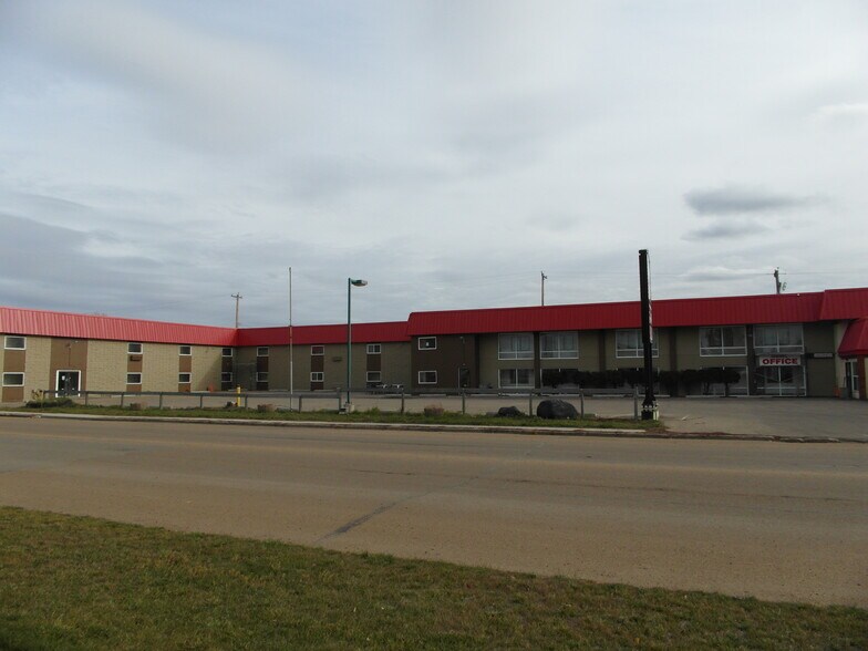 More Photos Of 519 2 Av, Hanna Hotel For Sale