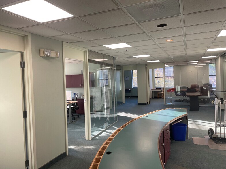 More Photos Of 19-23 Broadway, Arlington Office Residential For Lease