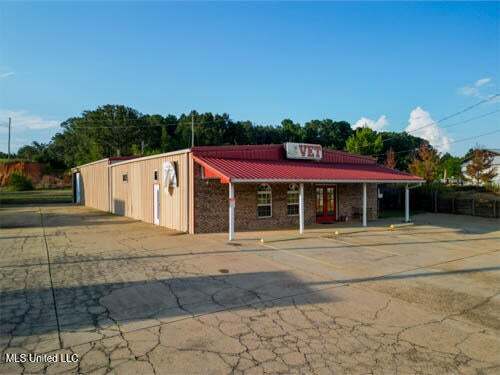 More Photos Of 1660 US 49, Magee Office For Sale