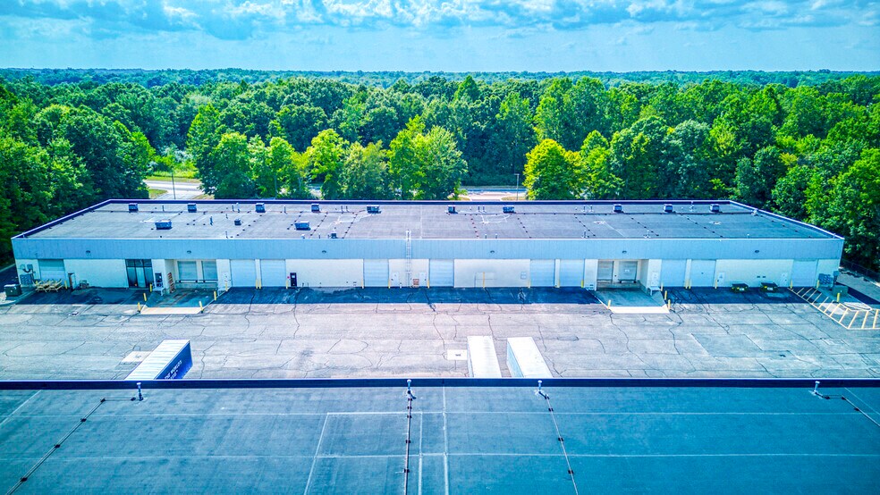 More Photos Of 17901 Woodland Dr, New Boston Unknown For Lease