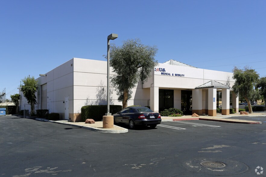 More Photos Of 1227 S Gene Autry Trl, Palm Springs Warehouse For Sale