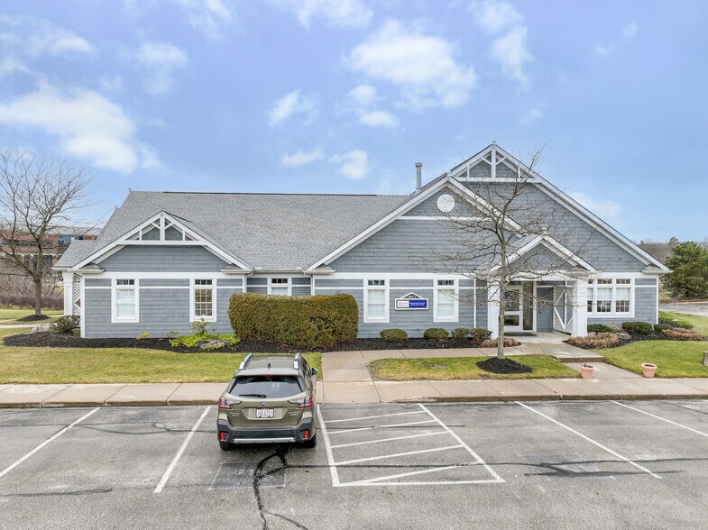 More Photos Of 1305 Corporate Dr, Hudson Medical For Lease