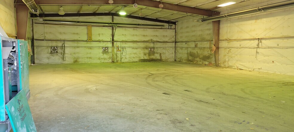 More Photos Of 119 S Washington Ave, Laurel Manufacturing For Lease