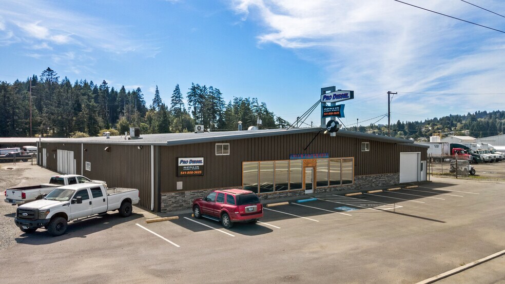 Primary Photo Of 225 W Lockhart Ave, Coos Bay Warehouse For Sale