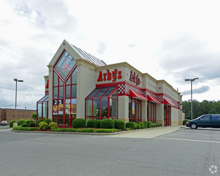 Primary Photo Of 2033 Village Dr, Leeds Fast Food For Sale