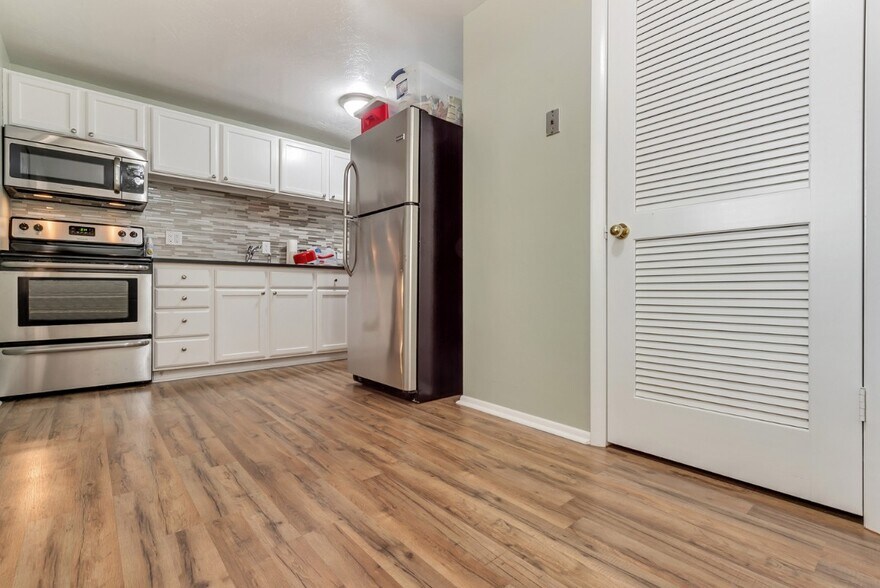 More Photos Of 1436 S Roberta St, South Salt Lake Apartments For Sale