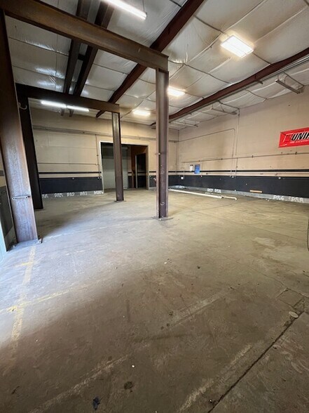 More Photos Of 1280 I St, Reedley Warehouse For Lease