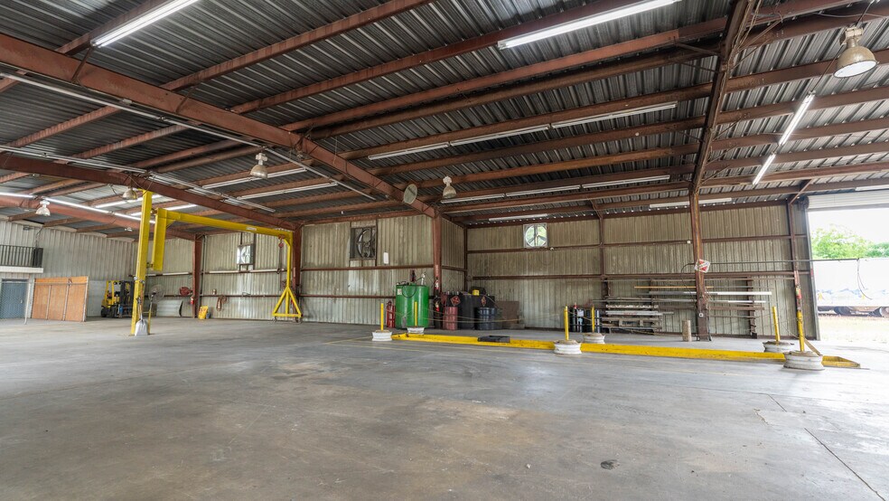 More Photos Of 565 Thomas St, Camilla Industrial For Sale