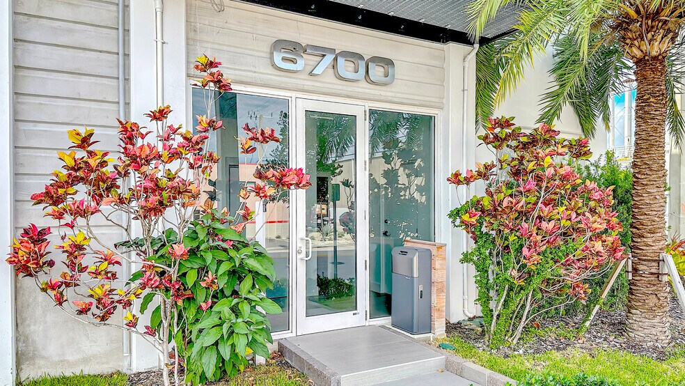 More Photos Of 6700 NE 2nd Ct, Miami Warehouse For Sale