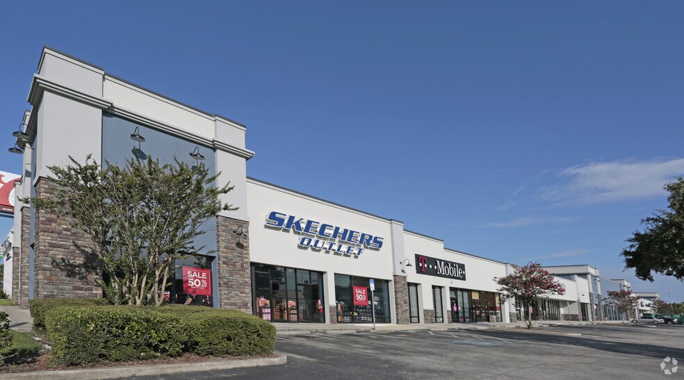 More Photos Of 9400 Arlington Expy, Jacksonville Unknown For Lease