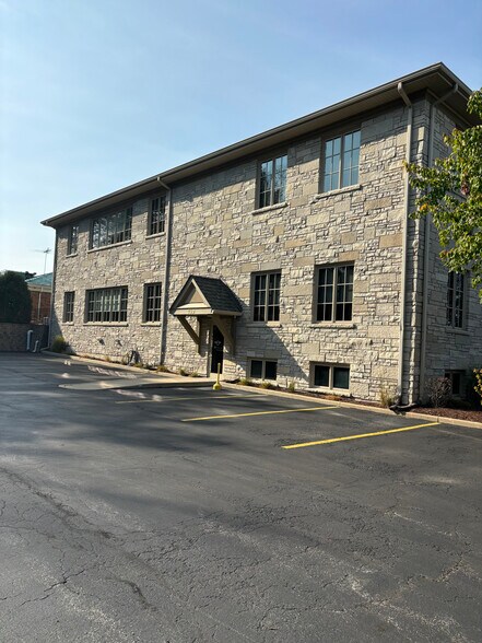 More Photos Of 739 North Ave, Glendale Heights Loft Creative Space For Lease