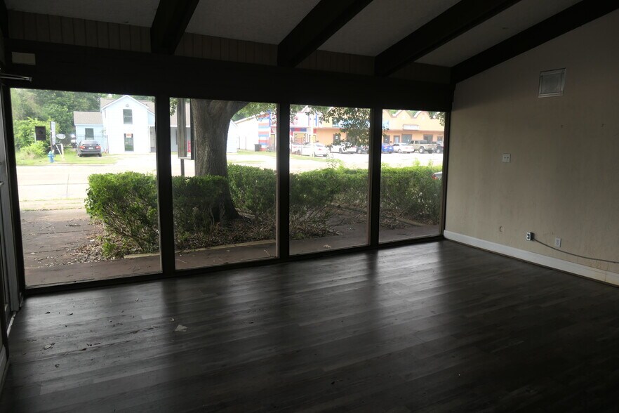 More Photos Of 7642 Park Place Blvd, Houston Office For Lease