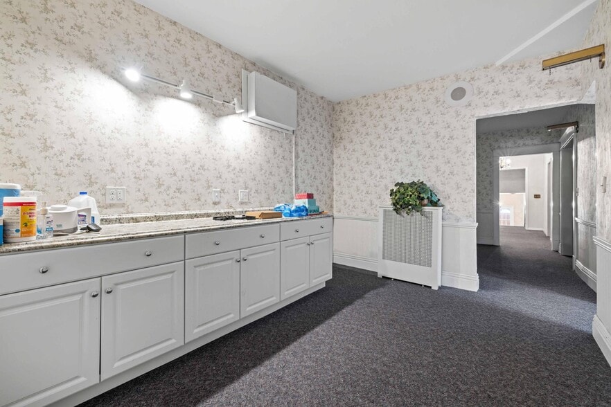 More Photos Of 1975 Seneca St, Buffalo Office For Sale