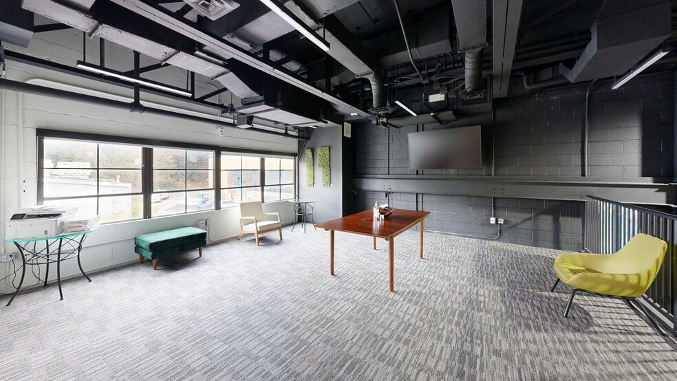 More Photos Of 550 Somerset Ter NE, Atlanta General Retail For Lease