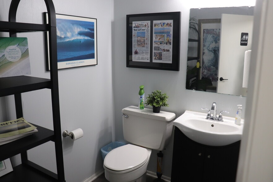 More Photos Of 1188 Gulf Breeze Pky, Gulf Breeze Flex For Sale