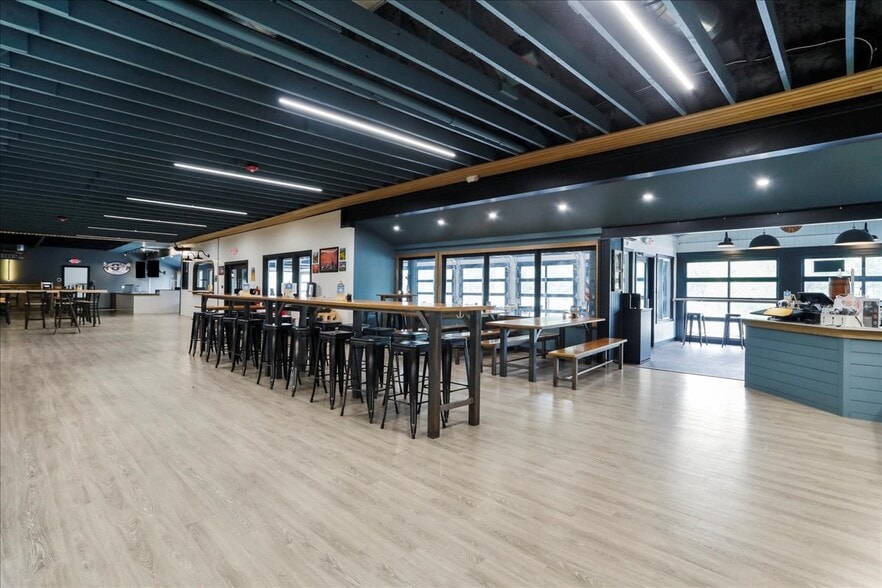 More Photos Of 985 Baltimore Pike, Gettysburg Storefront For Sale