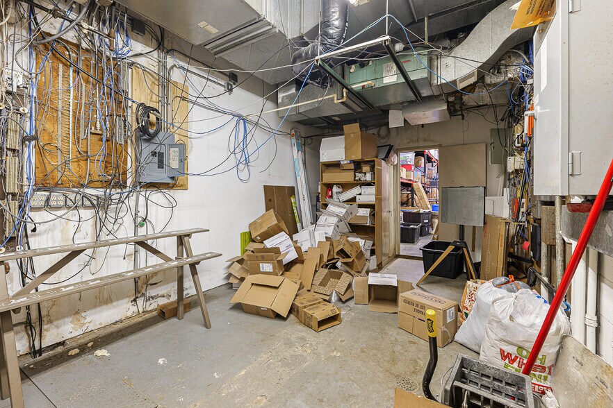 More Photos Of 254 Winnebago Dr, Fond Du Lac Office For Sale