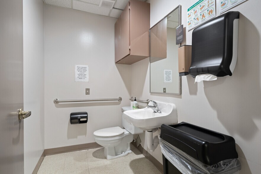 More Photos Of 3022 McKinzie Rd, Corpus Christi Medical For Sale