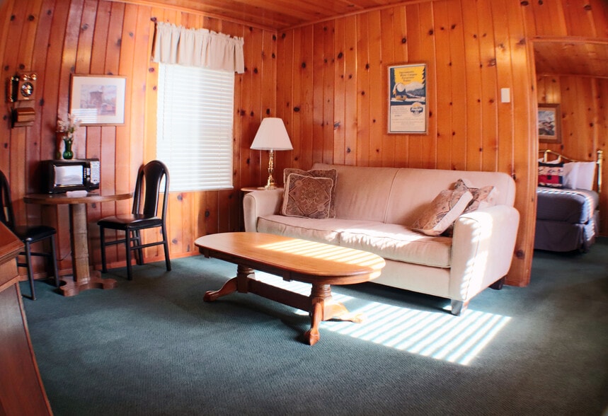 More Photos Of 100 Railroad Park Rd, Dunsmuir Hotel For Sale