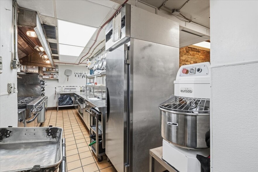 More Photos Of 2104 E Carson St, Pittsburgh Restaurant For Sale