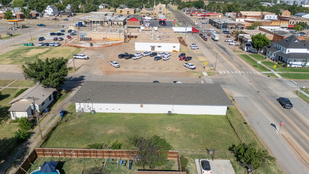 More Photos Of 101 S 6th St, Kingfisher General Retail For Sale