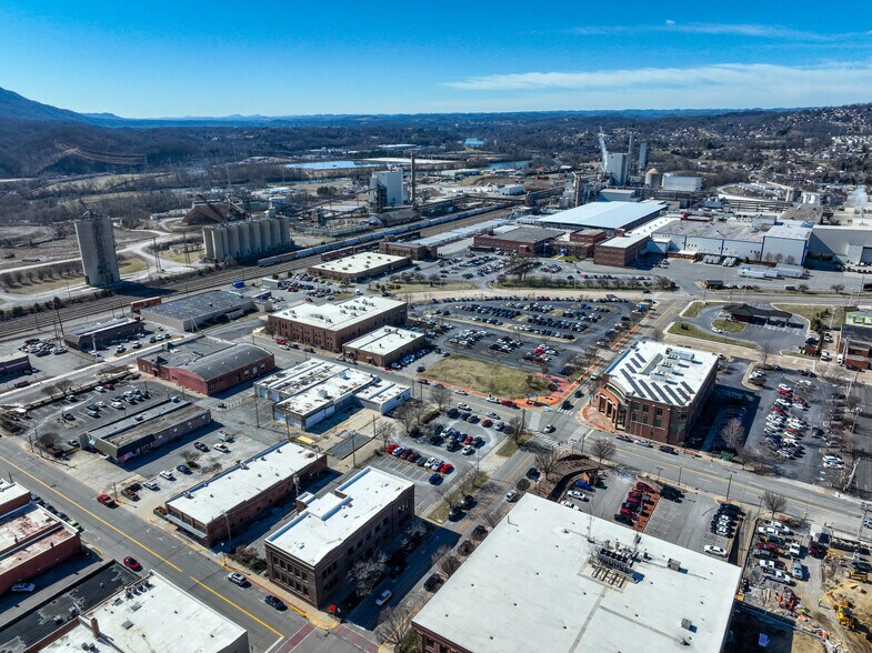 More Photos Of 220 Broad St, Kingsport Flex For Sale