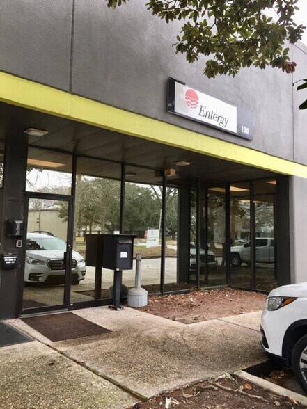More Photos Of 100-118 Alpha Drive, Destrehan, Ln, Destrehan Warehouse For Lease
