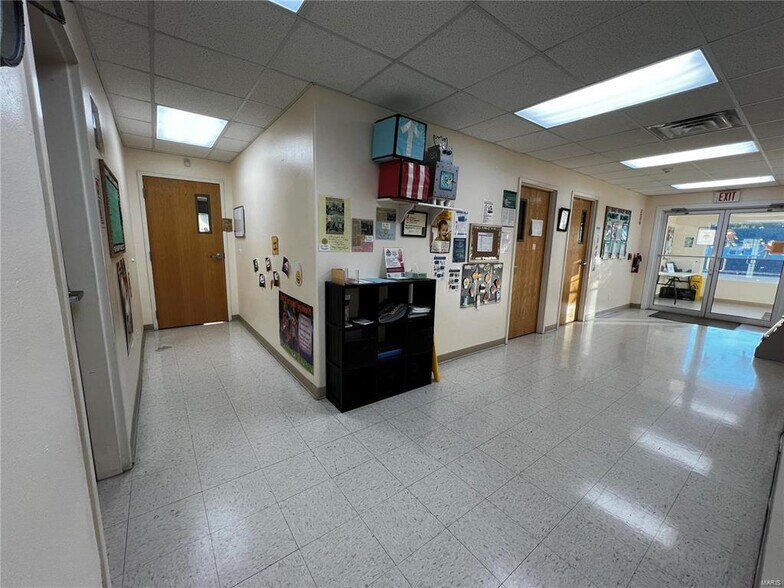 More Photos Of 19788 Sackett Ln, Waynesville Office For Sale