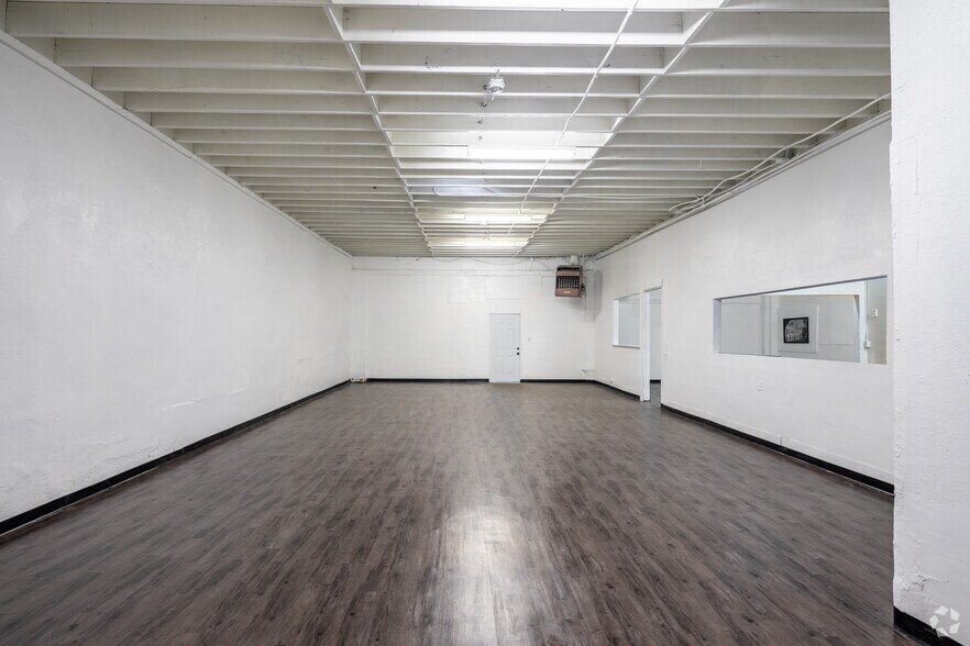 More Photos Of 8129 San Pedro St, Los Angeles Storefront For Sale