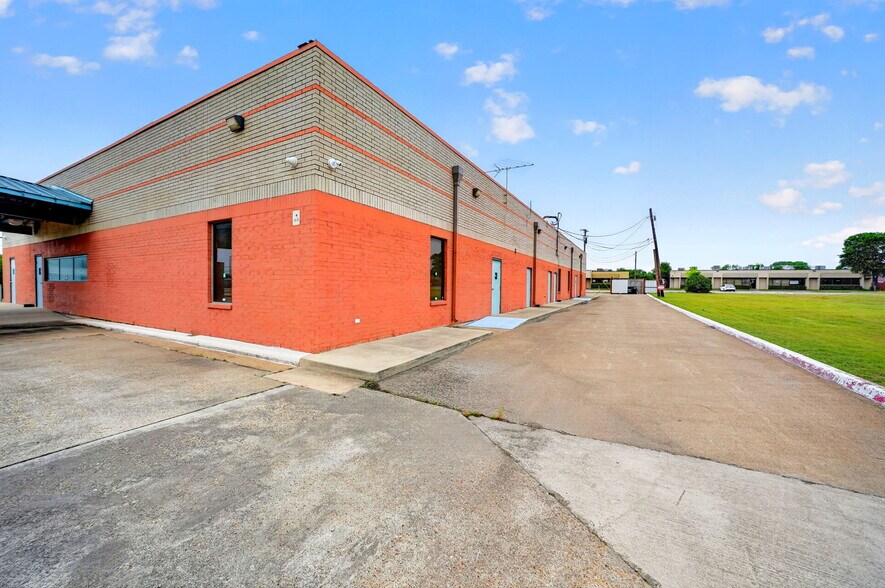More Photos Of 2920 Motley Dr, Mesquite Medical For Lease