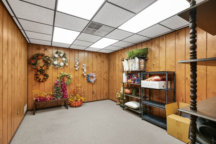 More Photos Of 24825 Eureka Rd, Taylor Office For Sale