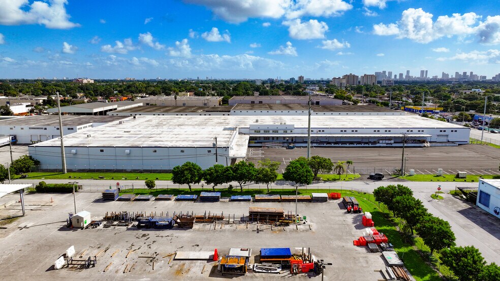 More Photos Of 3455 NW 54th St, Miami Warehouse For Sale