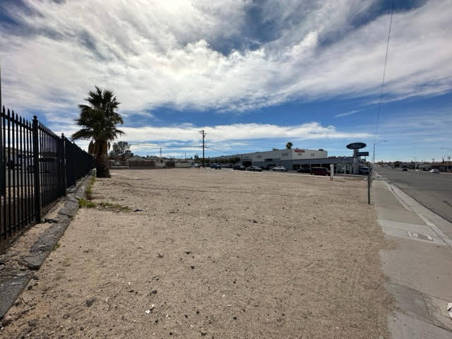 More Photos Of 970 W Main St, Barstow Land For Sale