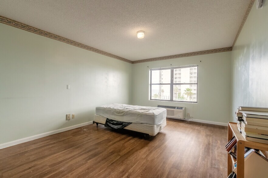 More Photos Of 1050 Ocean Shore Blvd, Ormond Beach Apartments For Sale