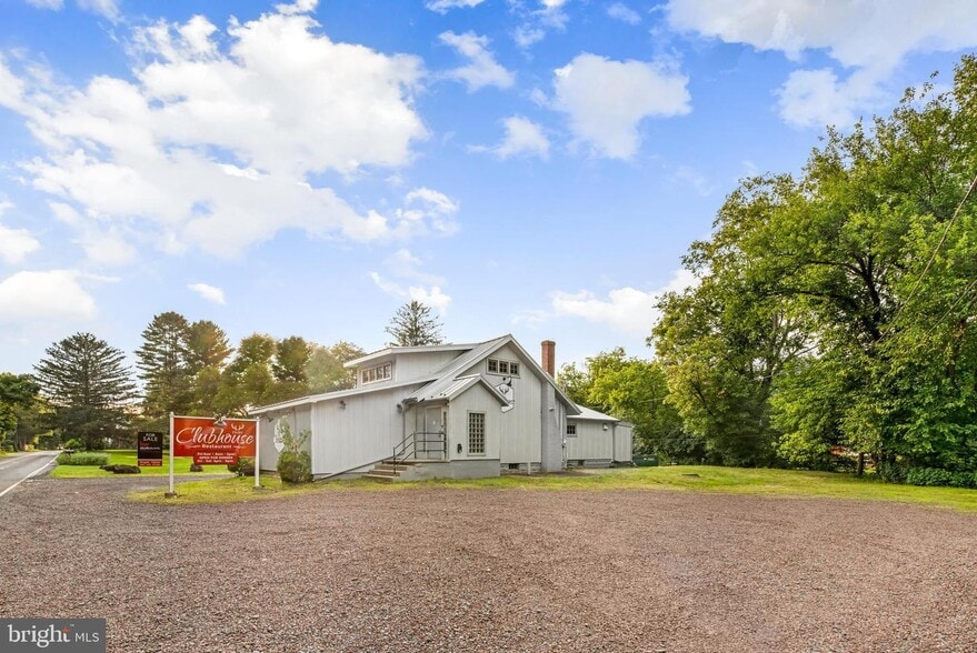 More Photos Of 1821 River Rd, Upper Black Eddy Restaurant For Sale