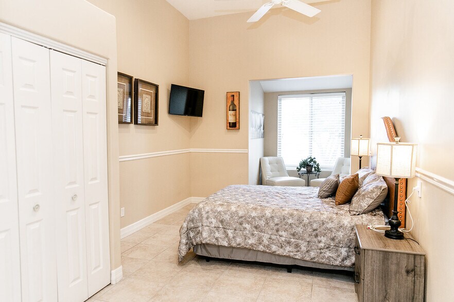 More Photos Of 1722 E Tamar Rd, Phoenix Assisted Living For Sale