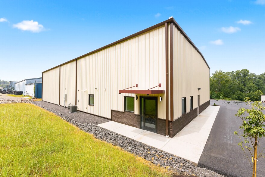 More Photos Of 1606 Glass Ave, Fairmont Industrial For Lease