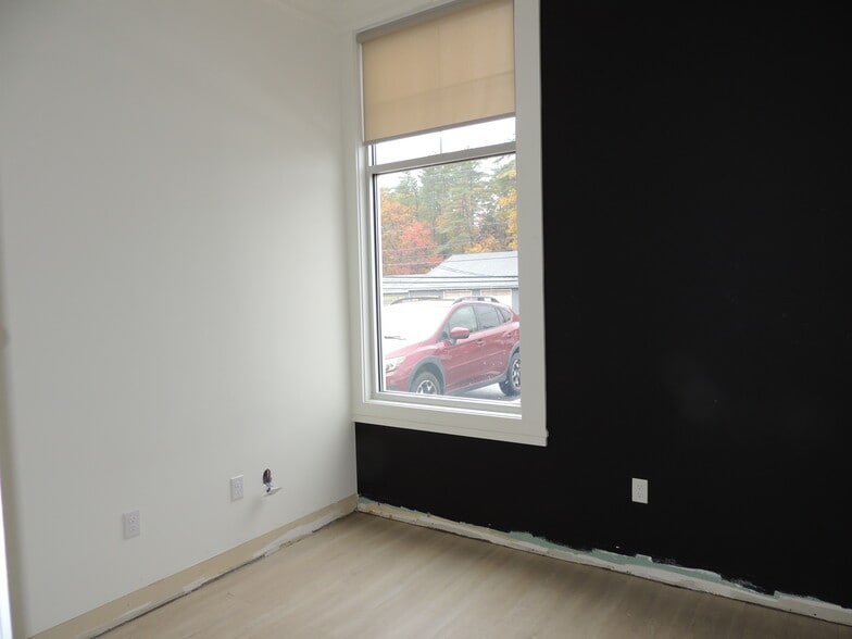 More Photos Of 171 Daniel Webster Hwy, Belmont Storefront Retail Office For Lease