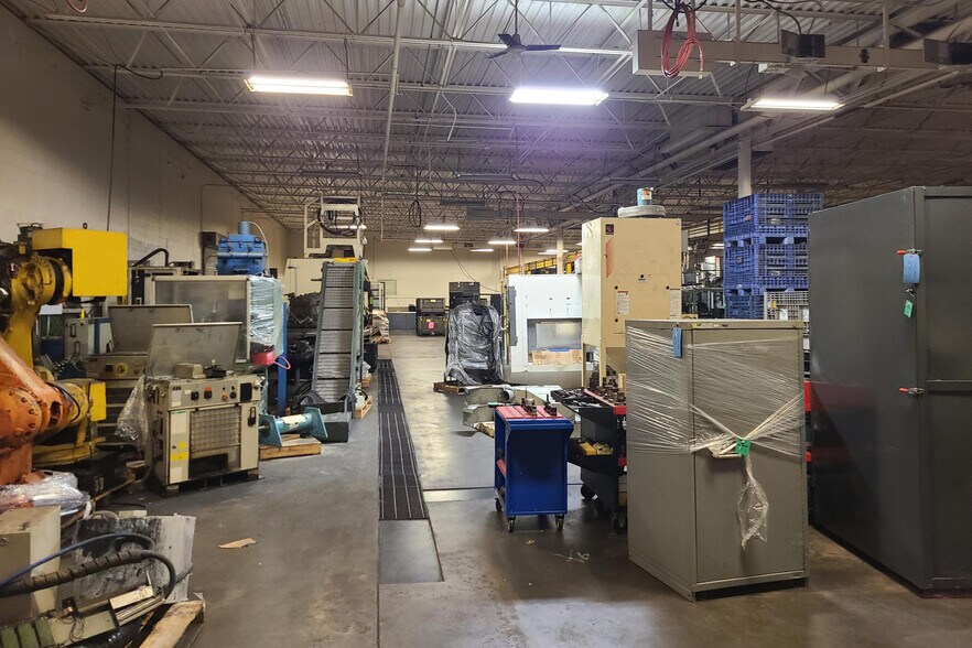 More Photos Of 1985 E Laketon Ave, Muskegon Manufacturing For Lease