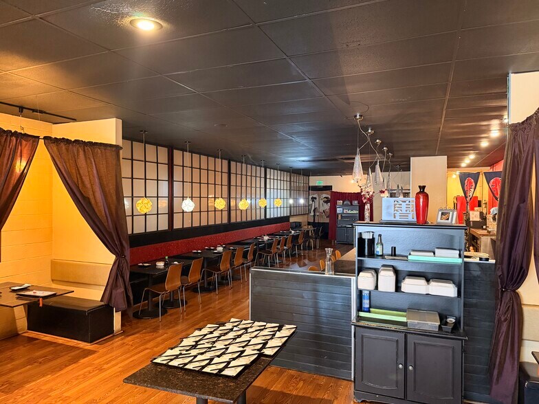 More Photos Of 260 S Center St, Casper Storefront Retail Office For Lease