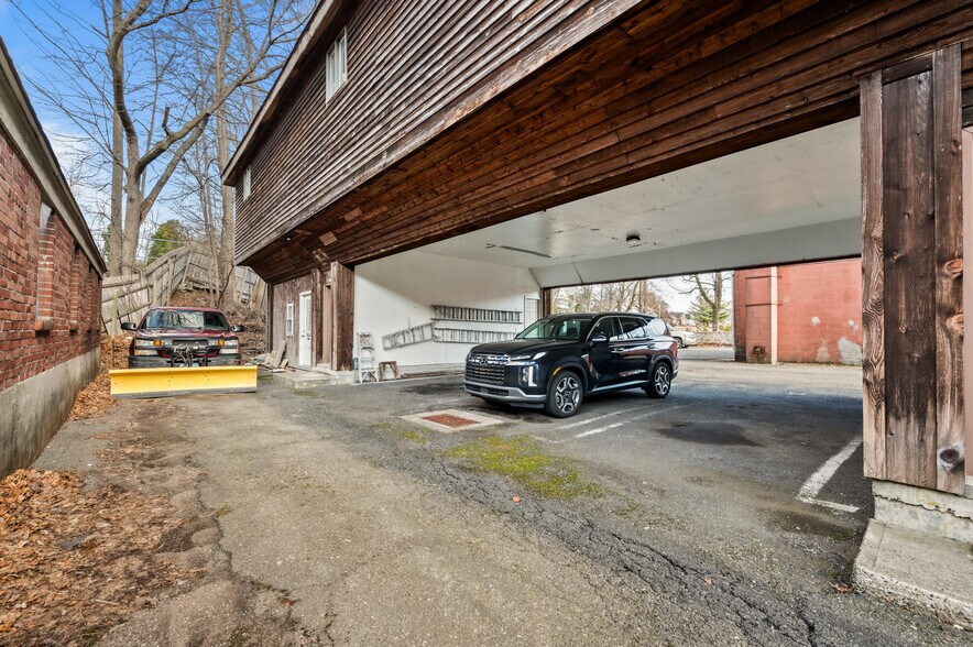 More Photos Of 547 Naugatuck Ave, Milford Apartments For Sale