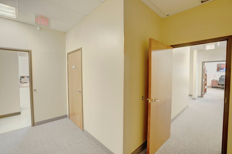 More Photos Of 2099 N Collins Blvd, Richardson Office For Lease