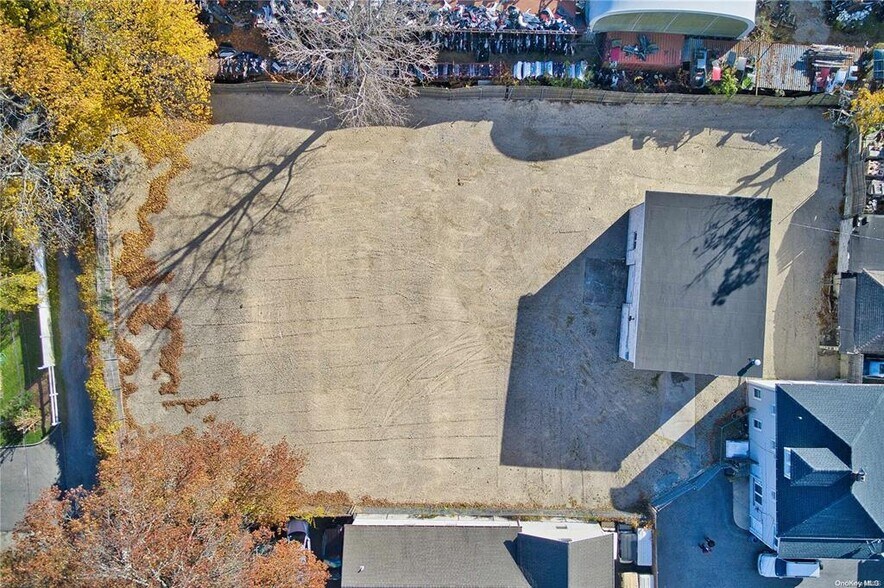 More Photos Of 6 Chadwick St, Glen Cove Specialty For Lease